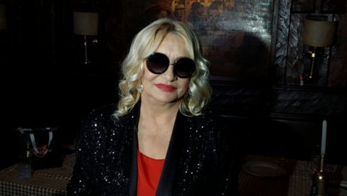 MNOGO MI JE ŽAO SVEGA: Vesna Zmijanac o aktuelnim dešavanjima na estradi i koncertu (FOTO/VIDEO) MNOGO MI JE ŽAO SVEGA: Vesna Zmijanac o aktuelnim dešavanjima na estradi i koncertu (FOTO/VIDEO)