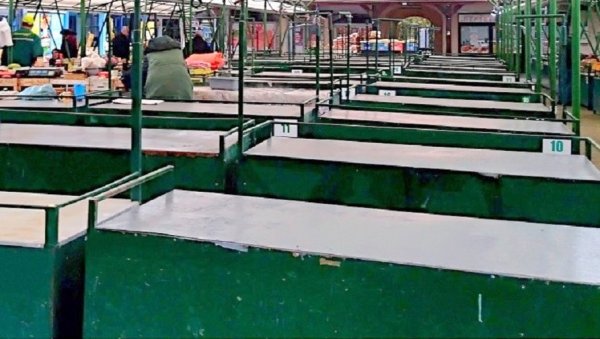 Закуп пијачних тезги на Сребрном језеру са 4.000 поскупео на 10.000 Закуп пијачних тезги на Сребрном језеру са 4.000 поскупео на 10.000