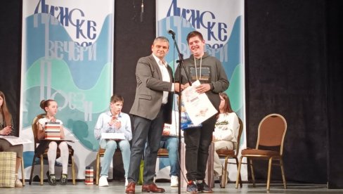KROZ ŽIVOT TREBA DA VODI JEDINO SILA LJUBAVI: Učenik Dragan Kadrić OŠ Vladimir Nazor iz Podgorice, pobednik 46. Limskih večeri KROZ ŽIVOT TREBA DA VODI JEDINO SILA LJUBAVI: Učenik Dragan Kadrić OŠ Vladimir Nazor iz Podgorice, pobednik 46. Limskih večeri