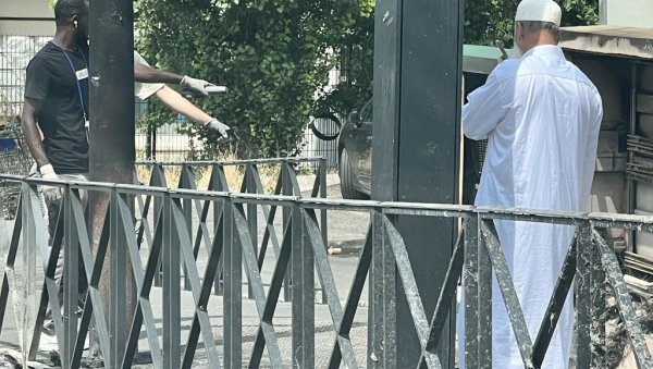 ДАО ОТКАЗ У ШКОЛИ У ДА САЧУВА ЖИВОТ: После претњи исламиста, директор париског лицеја одлучио да се повуче