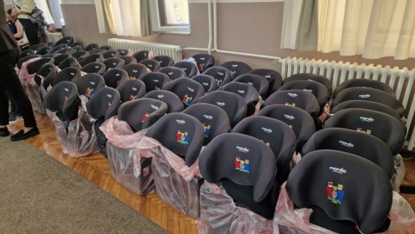 ПОДЕЉЕНО ЈОШ 150 АУТО-СЕДИШТА: Мера пронаталитетне политике ПОДЕЉЕНО ЈОШ 150 АУТО-СЕДИШТА: Мера пронаталитетне политике