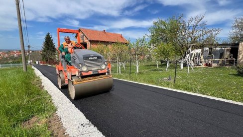 ASFALT DO SVAKE KUĆE: Sređivanje saobraćajnica u opštini Obrenovac ASFALT DO SVAKE KUĆE: Sređivanje saobraćajnica u opštini Obrenovac