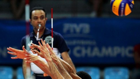RADNIČKI SRUŠIO ZVEZDU: Kragujevčani u derbiju 14.kola Superlige za odbojkaše posle velike borbe savladali crveno-bele sa 3:2 RADNIČKI SRUŠIO ZVEZDU: Kragujevčani u derbiju 14.kola Superlige za odbojkaše posle velike borbe savladali crveno-bele sa 3:2