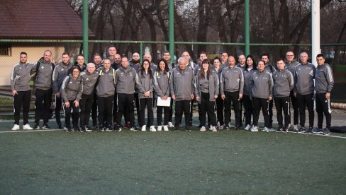 UEFA U MARTU ODRŽALA EDUKATIVNI SEMINAR U STAROJ PAZOVI: Projekti bazičnog fudbala za bolje sutra UEFA U MARTU ODRŽALA EDUKATIVNI SEMINAR U STAROJ PAZOVI: Projekti bazičnog fudbala za bolje sutra