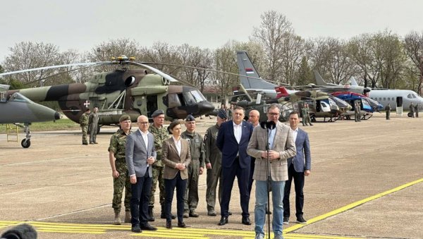 ВУЧИЋ У БАТАЈНИЦИ: Председник саопштио сјајне вести - Настављамо да снажимо нашу војску ВУЧИЋ У БАТАЈНИЦИ: Председник саопштио сјајне вести - Настављамо да снажимо нашу војску