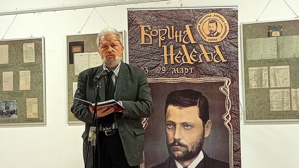 ТЕСЛА И ПУПИН КАО ЈУНАЦИ ПОЕЗИЈЕ: Иван Негришорац на Бориним данима ТЕСЛА И ПУПИН КАО ЈУНАЦИ ПОЕЗИЈЕ: Иван Негришорац на Бориним данима