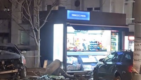 MAJKA POGINULA, SIN KRITIČNO: Novi detalji tragične saobraćajne nesreće u Beranama, lekari se bore za život još jedne žene (FOTO) MAJKA POGINULA, SIN KRITIČNO: Novi detalji tragične saobraćajne nesreće u Beranama, lekari se bore za život još jedne žene (FOTO)