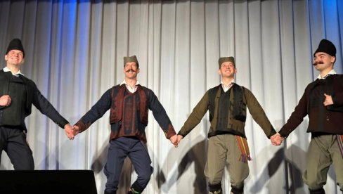 ČUVAJU SRPSKO KOLO: Folklorni ansambl Kulturnog centra Vrbas predstavio se na Saboru kulturnog nasleđa na Palama ČUVAJU SRPSKO KOLO: Folklorni ansambl Kulturnog centra Vrbas predstavio se na Saboru kulturnog nasleđa na Palama