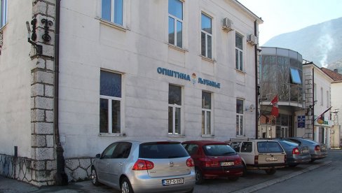 ПОЉОПРИВРЕДНИЦИ У ЉУБИЊУ ПРОМЕНИЛИ УЗГОЈ КУЛТУРА: Лук уместо дувана ПОЉОПРИВРЕДНИЦИ У ЉУБИЊУ ПРОМЕНИЛИ УЗГОЈ КУЛТУРА: Лук уместо дувана