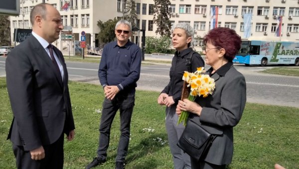 ОБЕЛЕЖЕНО 25 ГОДИНА ОД ПОГИБИЈЕ ОЛЕГА НАСЕВА И РУШЕЊА ВАРАДИНСКОГ МОСТА У НАТО АГРЕСИЈИ: Нови Сад не заборавља невине жртве ОБЕЛЕЖЕНО 25 ГОДИНА ОД ПОГИБИЈЕ ОЛЕГА НАСЕВА И РУШЕЊА ВАРАДИНСКОГ МОСТА У НАТО АГРЕСИЈИ: Нови Сад не заборавља невине жртве
