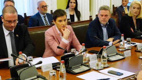 NEĆEMO DA SE IGRAMO IZBORA: Brnabić o zahtevima opozicije - Prihvatili smo dve od tri tačke NEĆEMO DA SE IGRAMO IZBORA: Brnabić o zahtevima opozicije - Prihvatili smo dve od tri tačke