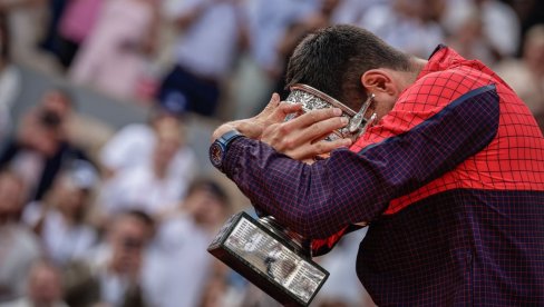 ĐOKOVIĆ ZBOG OVOGA NIJE GOAT! Legendarni teniski stručnjak izabrao najboljeg, Srbin nije ni na drugom mestu ĐOKOVIĆ ZBOG OVOGA NIJE GOAT! Legendarni teniski stručnjak izabrao najboljeg, Srbin nije ni na drugom mestu