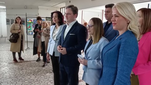 MINISTAR SELAKOVIĆ U UŽICU: Centralno obeležavanje Dana osoba sa autizmom MINISTAR SELAKOVIĆ U UŽICU: Centralno obeležavanje Dana osoba sa autizmom