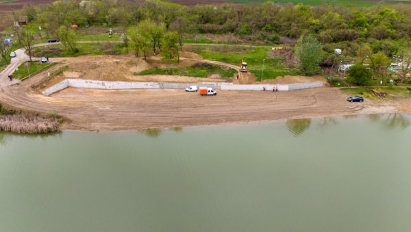 УРЕЂЕЊЕ БОРКОВАЧКЕ ПЛАЖЕ: Пројекат оснаживања туристичке понуде у Руми УРЕЂЕЊЕ БОРКОВАЧКЕ ПЛАЖЕ: Пројекат оснаживања туристичке понуде у Руми
