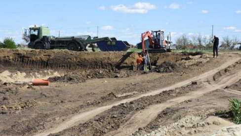 U UGRINOVCIMA JOŠ 1.225 MESTA ZA SAHRANJIVANJE: Proširuju groblje na obodu Zemuna U UGRINOVCIMA JOŠ 1.225 MESTA ZA SAHRANJIVANJE: Proširuju groblje na obodu Zemuna