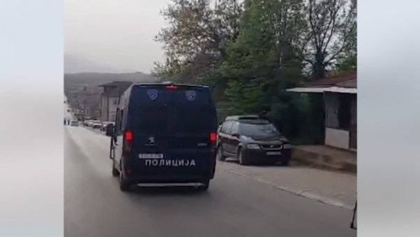 НОВИ ДЕТАЉИ ПОКУШАЈА АТЕНТАТА: У аутомобил градоначелника испаљено чак 25 метака (ВИДЕО) НОВИ ДЕТАЉИ ПОКУШАЈА АТЕНТАТА: У аутомобил градоначелника испаљено чак 25 метака (ВИДЕО)