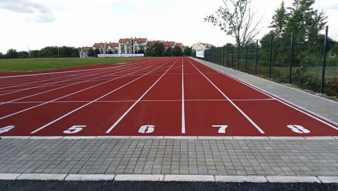 GDE SU NESTALI KULTURA I VASPITANJE? Nesavesni Požarevljani na atletski stadion uvode pse, voze rolere i bacaju smeće GDE SU NESTALI KULTURA I VASPITANJE? Nesavesni Požarevljani na atletski stadion uvode pse, voze rolere i bacaju smeće