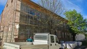 ПЕТ МИЛИОНА ЗА 29 УГОВОРА: У Белој Цркви креће енергетска санација кућа и зграда ПЕТ МИЛИОНА ЗА 29 УГОВОРА: У Белој Цркви креће енергетска санација кућа и зграда