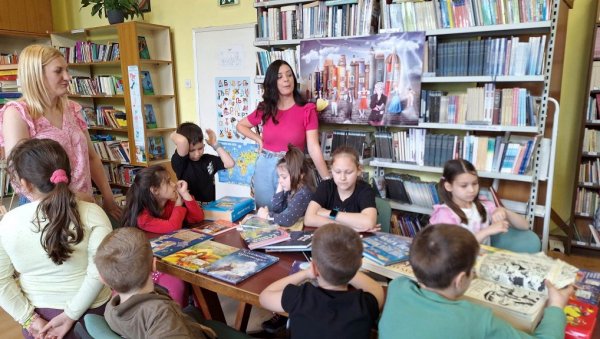 ПОЛИЦЕ КРЦАТЕ НОВИХ НАСЛОВА: Параћинска библиотека освежила књижни фонд ПОЛИЦЕ КРЦАТЕ НОВИХ НАСЛОВА: Параћинска библиотека освежила књижни фонд