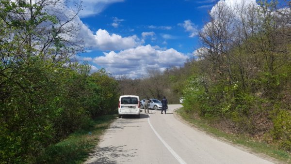 ПОЛИЦИЈА БЛОКИРАЛА ПРИЛАЗ ДЕПОНИЈИ: Новости на лицу места - потрага за телом убијене Данке (ФОТО) ПОЛИЦИЈА БЛОКИРАЛА ПРИЛАЗ ДЕПОНИЈИ: Новости на лицу места - потрага за телом убијене Данке (ФОТО)