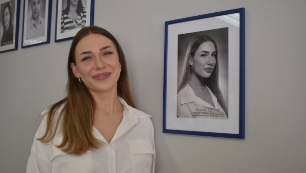ЗА ШКОЛОВАЊЕ НИКАД НИЈЕ КАСНО: Јелена одустала од архитектуре па постала најбољи студент Високе струковне школе за васпитаче ЗА ШКОЛОВАЊЕ НИКАД НИЈЕ КАСНО: Јелена одустала од архитектуре па постала најбољи студент Високе струковне школе за васпитаче