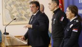 МИНИСТАР ГАШИЋ О УБИСТВУ ДАНКЕ ИЛИЋ: Данас је јако тужан дан за Србију, осумњичени до детаља описали злочин (ВИДЕО) МИНИСТАР ГАШИЋ О УБИСТВУ ДАНКЕ ИЛИЋ: Данас је јако тужан дан за Србију, осумњичени до детаља описали злочин (ВИДЕО)