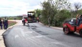 AFALTIRANJE U PARAĆINSKOJ OPŠTINI: Danas deo puta ka Raševici, sutra Teslina ulica AFALTIRANJE U PARAĆINSKOJ OPŠTINI: Danas deo puta ka Raševici, sutra Teslina ulica