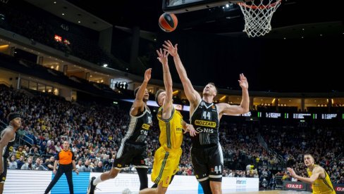 PARTIZANOV SAN O I DALJE ŽIVI: Alba pala posle sedam godina, viza za plej-in se rešava u Beogradu PARTIZANOV SAN O I DALJE ŽIVI: Alba pala posle sedam godina, viza za plej-in se rešava u Beogradu
