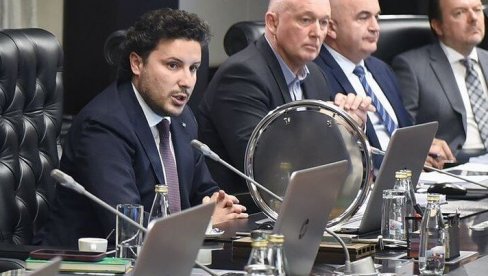 LOBIRANJE POD SUMNJOM: Utvrđene određene nezakonitosti u ugovoru o agitovanju SAD u vreme premijera Abazovića LOBIRANJE POD SUMNJOM: Utvrđene određene nezakonitosti u ugovoru o agitovanju SAD u vreme premijera Abazovića