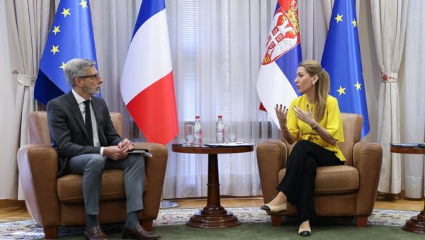 ДУГОРОЧАН ДИЈАЛОГ У ЕНЕРГЕТСКОЈ ТРАНЗИЦИЈИ: Влада усвојила меморандум са Француском електропривредом (ФОТО) ДУГОРОЧАН ДИЈАЛОГ У ЕНЕРГЕТСКОЈ ТРАНЗИЦИЈИ: Влада усвојила меморандум са Француском електропривредом (ФОТО)