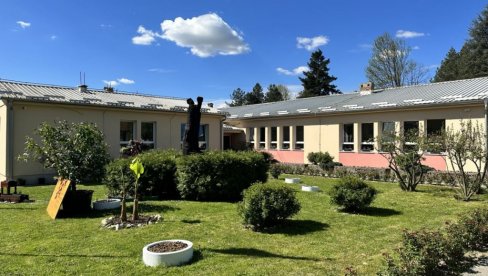 NOVI PROZORI POSLE 60 GODINA: Završena prva faza rekonstrukcija osmoletke u Dudovici NOVI PROZORI POSLE 60 GODINA: Završena prva faza rekonstrukcija osmoletke u Dudovici