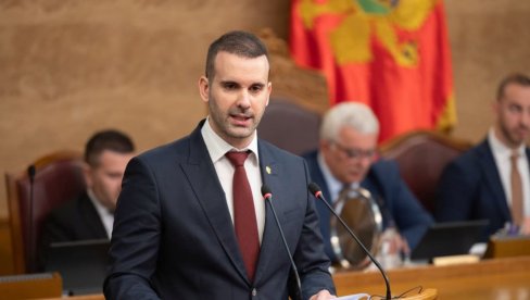 ВУЧИЋ ОДГОВОРИО НА ИЗЈАВУ СПАЈИЋА: Позивам га да дође у септембру да види како се једна самостална војска гради и како изгледа