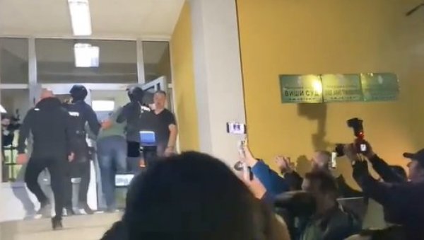 ЕВО КАКО СУ СЕ БРАНИЛИ ОСУМЊИЧЕНИ ЗА УБИСТВО ДАНКЕ: Један признао злочин, а други занемео ЕВО КАКО СУ СЕ БРАНИЛИ ОСУМЊИЧЕНИ ЗА УБИСТВО ДАНКЕ: Један признао злочин, а други занемео