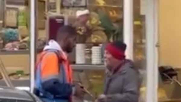 ПРИЗОР КОЈИ ВРАЋА ВЕРУ У ЉУДЕ: Хуманост на делу, Београђани одушевљени гестом ПРИЗОР КОЈИ ВРАЋА ВЕРУ У ЉУДЕ: Хуманост на делу, Београђани одушевљени гестом