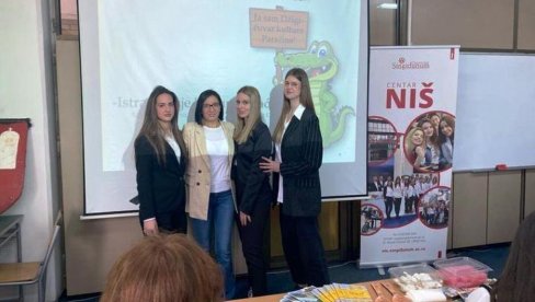 ПАРАЋИН, ПРЕСТОНИЦА КУЛТУРЕ: Тим ЕТШ освојио друго место на финалном такмичењу у Нишу (ФОТО) ПАРАЋИН, ПРЕСТОНИЦА КУЛТУРЕ: Тим ЕТШ освојио друго место на финалном такмичењу у Нишу (ФОТО)