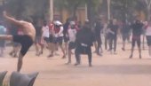 ЕВРОПА ПОЛУДЕЛА: Велики нереди најпре у Риму, а онда у још једном славном граду (ВИДЕО) ЕВРОПА ПОЛУДЕЛА: Велики нереди најпре у Риму, а онда у још једном славном граду (ВИДЕО)