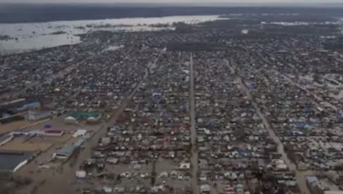 OGLASILE SE SIRENE U RUSIJI, PRETE NOVE POPLAVE: Ozbiljno upozorenje - Naglo porastao nivo vode u reci Ural  (FOTO/VIDEO)