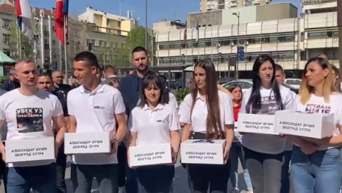 SNS PREDAJE IZBORNU LISTU ALEKSANDAR VUČIĆ - BEOGRAD SUTRA: Vučević stigao pred Gradsku izbornu komisiju SNS PREDAJE IZBORNU LISTU ALEKSANDAR VUČIĆ - BEOGRAD SUTRA: Vučević stigao pred Gradsku izbornu komisiju