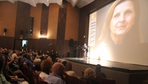 LAUREAT OLGA ODANOVIĆ: Gospođa Borio donela joj pobedu na Glumačkim svečanostima „Milivoje Živanović LAUREAT OLGA ODANOVIĆ: Gospođa Borio donela joj pobedu na Glumačkim svečanostima „Milivoje Živanović