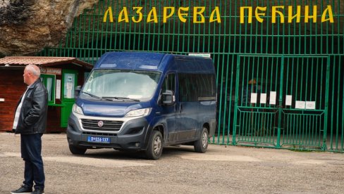 POLICIJA I DANAS TRAŽI DANKINO TELO: Potraga preusmerena na dve lokacije nedaleko od kuće osumnjčenog za ubistvo deteta (FOTO) POLICIJA I DANAS TRAŽI DANKINO TELO: Potraga preusmerena na dve lokacije nedaleko od kuće osumnjčenog za ubistvo deteta (FOTO)