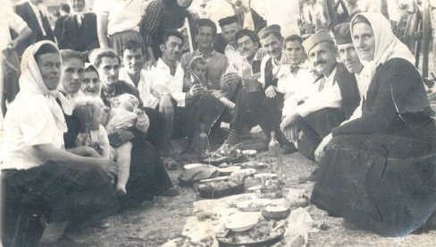 ZABELEŽENI VAŽNI TRAGOVI NAŠIH PREDAKA: Istraživanja o stanovništvu, naseljima i običajima Starog Vlaha u knjizi iz edicije Koreni ZABELEŽENI VAŽNI TRAGOVI NAŠIH PREDAKA: Istraživanja o stanovništvu, naseljima i običajima Starog Vlaha u knjizi iz edicije Koreni