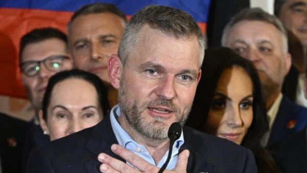 ПРЕДСЕДНИК СЛОВАЧКЕ: Сви у земљи су једногласно одбацили распоређивање словачких трупа у Украјини ПРЕДСЕДНИК СЛОВАЧКЕ: Сви у земљи су једногласно одбацили распоређивање словачких трупа у Украјини