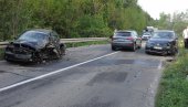 AUDI GOTOVO SMRSKAN: Saobraćajna nesreća kod Kraljeva, ima više povređenih (FOTO) AUDI GOTOVO SMRSKAN: Saobraćajna nesreća kod Kraljeva, ima više povređenih (FOTO)