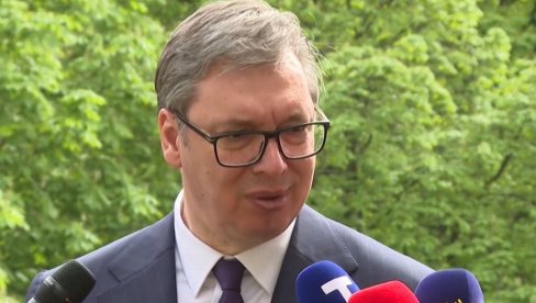 VUČIĆ NA PITANJE NOVOSTI: Od celog Zapadnog Balkana čak 80 odsto francuskih investicija je u Srbiji VUČIĆ NA PITANJE NOVOSTI: Od celog Zapadnog Balkana čak 80 odsto francuskih investicija je u Srbiji