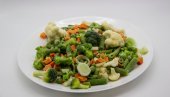 SAVRŠENA ZA PRVE PROLEĆNE DANE: Salata od karfiola, zelene boranije i tikvice SAVRŠENA ZA PRVE PROLEĆNE DANE: Salata od karfiola, zelene boranije i tikvice