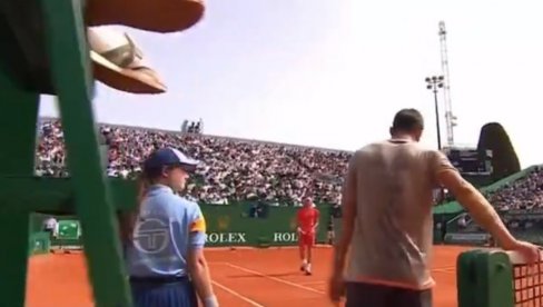OVO NIKO NIJE OČEKIVAO: Laslo Đere usred gema rešio da više ne igra protiv Stefanosa Cicipasa u Monte Karlu (VIDEO) OVO NIKO NIJE OČEKIVAO: Laslo Đere usred gema rešio da više ne igra protiv Stefanosa Cicipasa u Monte Karlu (VIDEO)