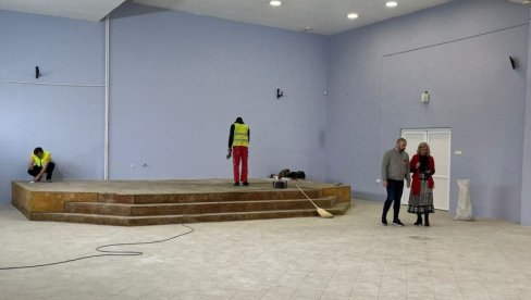 OBNOVA SVEČANE SALE: Rakovička OŠ 14. oktobar svečanosti će organizovati u sređenom prostoru OBNOVA SVEČANE SALE: Rakovička OŠ 14. oktobar svečanosti će organizovati u sređenom prostoru