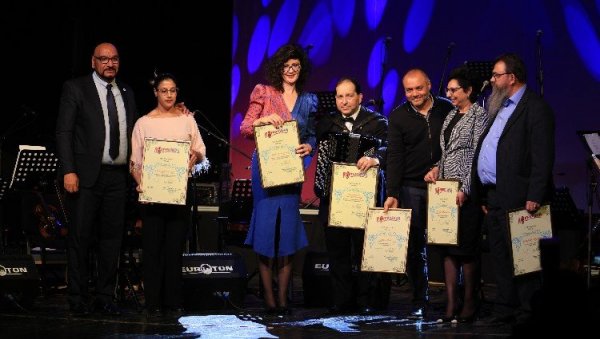 РОМСКО ПРОЛЕЋЕ У КРАГУЈЕВЦУ: Прослављен Међународни дан Рома РОМСКО ПРОЛЕЋЕ У КРАГУЈЕВЦУ: Прослављен Међународни дан Рома