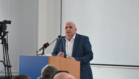 POVLASTICE ZA ĐAKE, STUDENTE, POTOMSTVO: Gradsko veće u Loznici donelo više odluka o pomoći građanima POVLASTICE ZA ĐAKE, STUDENTE, POTOMSTVO: Gradsko veće u Loznici donelo više odluka o pomoći građanima