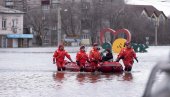 УРАЛ ПРЕШАО КРИТИЧНУ ГРАНИЦУ: Хитно упозорење за грађане Оренбурга (ВИДЕО/ФОТО)